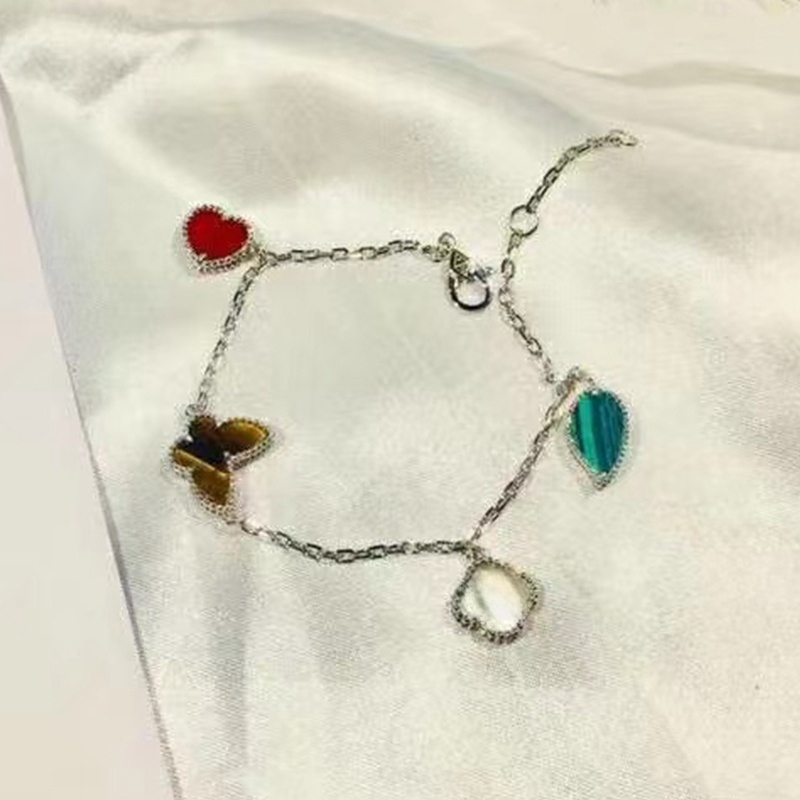 (go off picture not the description) Fashion Designer Bracelet for Women Gold Rosegold Silver Chains Four-leaf Clover Style With Box