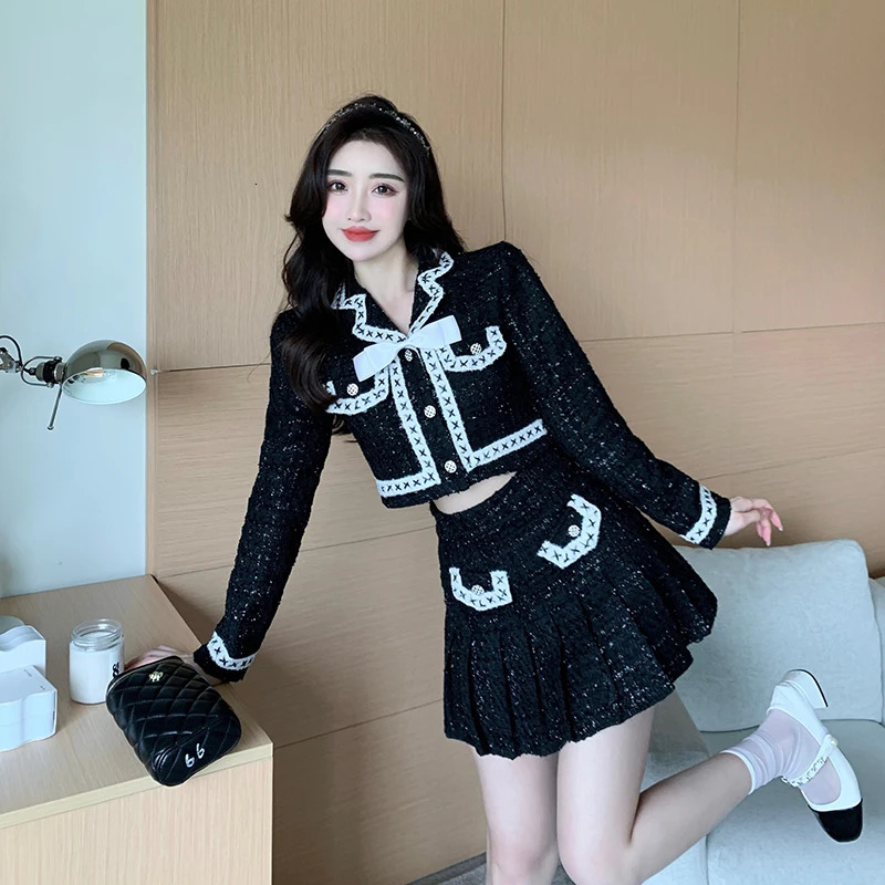 Two Piece Dress Fashion Small Fragrance Y2k Black Pieces Set Women Shorts Jackets Mini Pleated Skirts Outfits Ins Korean Suit 231018