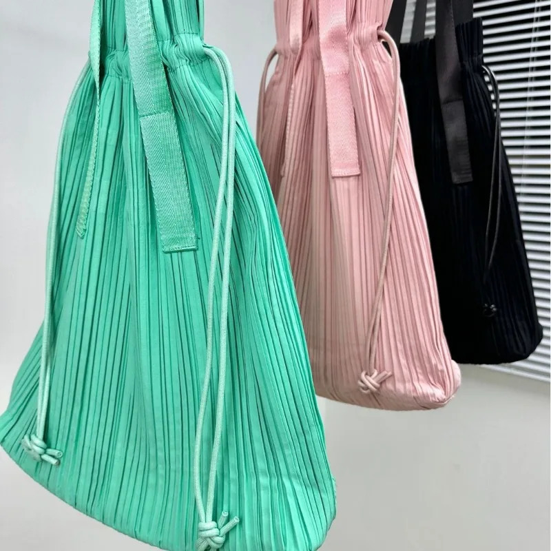 Shopping Bags Miyake Pleated Fashion Casual Drawstring Clre Tote Bag Candy Color Bucket Handbag Japanese Crossbody 231018