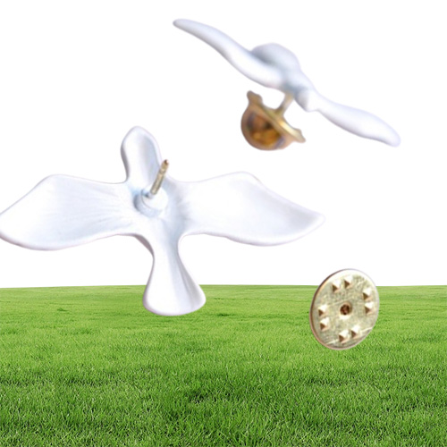 Vintage White Pigeon Pin Brooch Wedding Party Gold Plate Peace Dove Brooches for Women Xmas Gift Jewelry Badge Shirt Pins