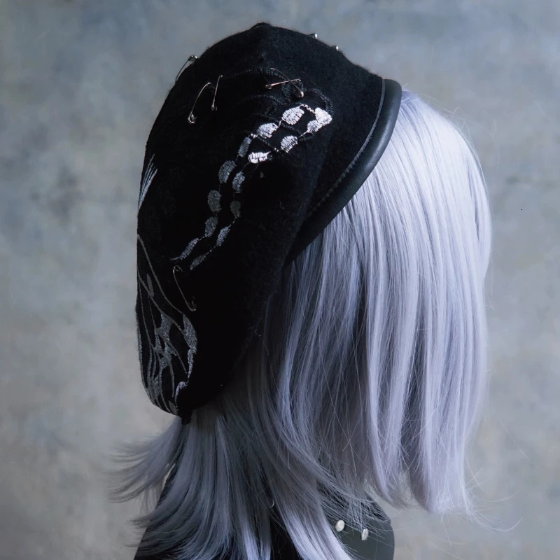 Berets Ins Elegant Butterfly Embroidered Woolen Berets Caps for Women Autumn and Winter Niche Dark Subculture Y2k Retro Painter Hats 231018