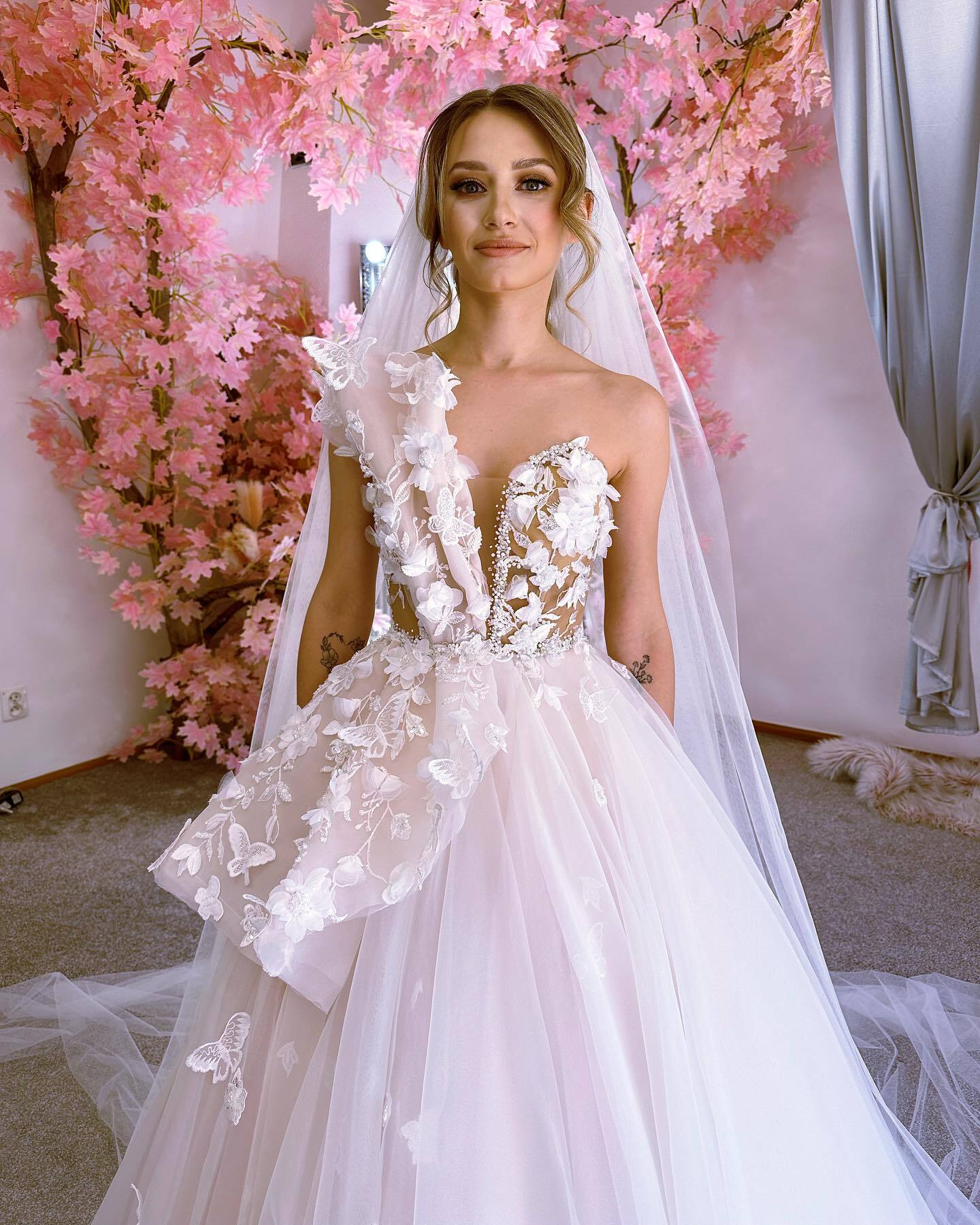 Princess Pink Country Wedding Dresses With Appliqued 2024 Strapless Beach Boho Bridal Dress Custom Wedding Party Gowns