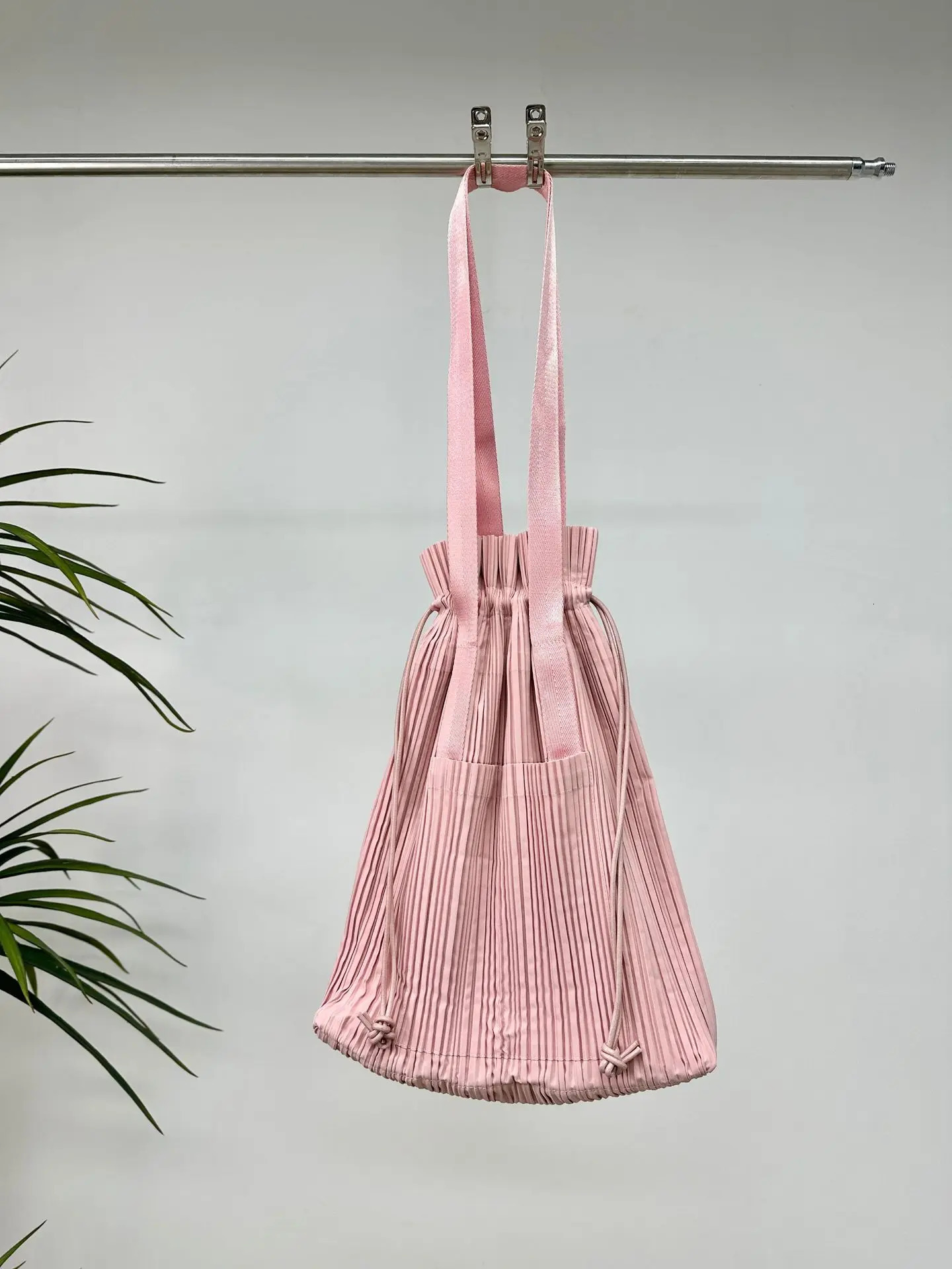 Shopping Bags Miyake Pleated Fashion Casual Drawstring Clre Tote Bag Candy Color Bucket Handbag Japanese Crossbody 231018