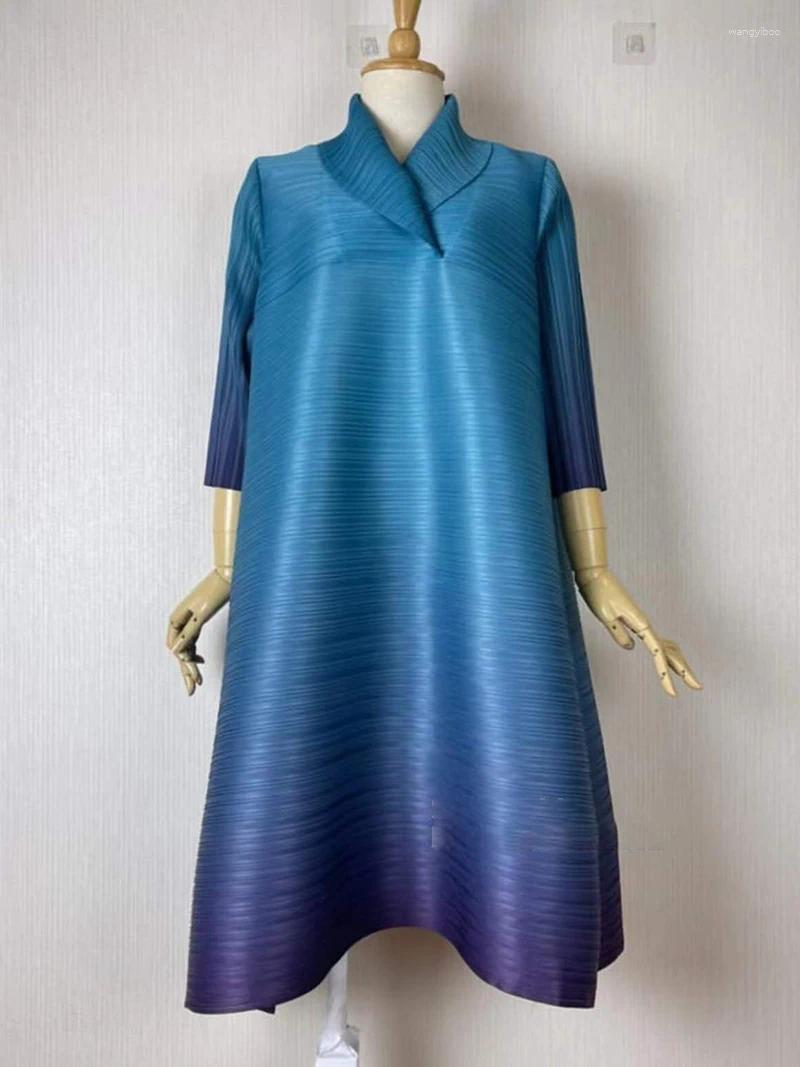 Casual Dresses Miyake Pleated Scarf Collar Gradient Printed Dress Women 2023 Autumn Dubai Fashion Elegant Loose Plus Size Ladies Clothes