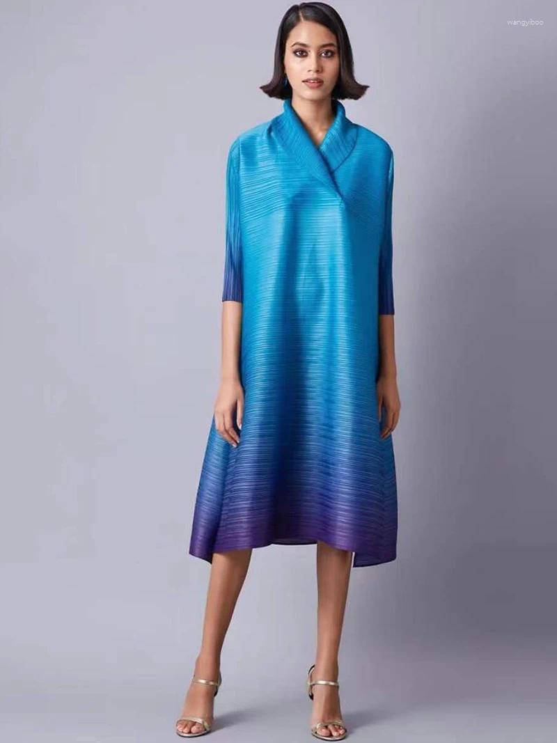 Casual Dresses Miyake Pleated Scarf Collar Gradient Printed Dress Women 2023 Autumn Dubai Fashion Elegant Loose Plus Size Ladies Clothes