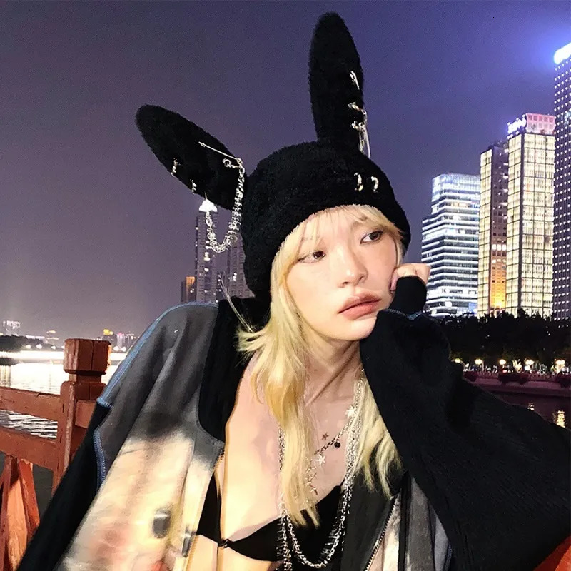 BeanieSkull Caps Gothic Grunge Rabbit Ear Hat Harajuku Y2k Punk Chain Pin Metal Ring Lambswool Black Hat Women Girls Winter Warm Chic Streetwear 23101