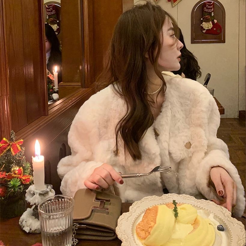 Lamb wool coat for women in winter, ultra short, environmentally friendly, round neck, small fragrant style, thickened fur coat, cotton jacket, gentle