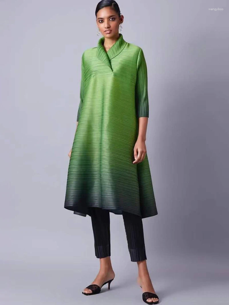 Casual Dresses Miyake Pleated Scarf Collar Gradient Printed Dress Women 2023 Autumn Dubai Fashion Elegant Loose Plus Size Ladies Clothes