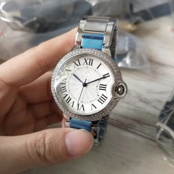 New Fashion Men Ladies watch, quartz Movement Diamonds Bezel wristwatches for women Stainless Steel Band White Face CA12