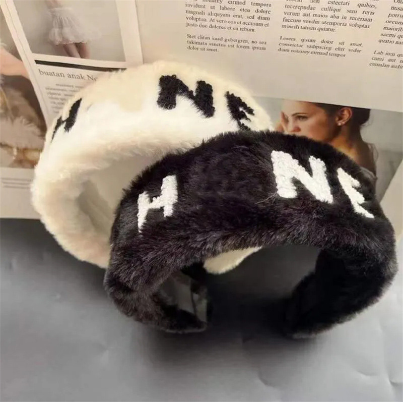 Designer Fur Headbands Brand Letter Printing Hair Jewelry Accessories Women Wideband Headwrap Winter Hairband Wash Face Headband
