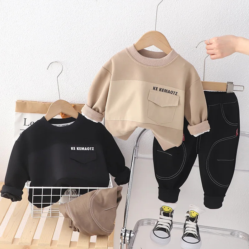 Clothing Sets Korean Spring Autumn Children Boy 2PCS Clothes Set Long Sleeve Letter Sweatshirt Jeans Pants Suit Toddler Baby Boy Outfit 231020
