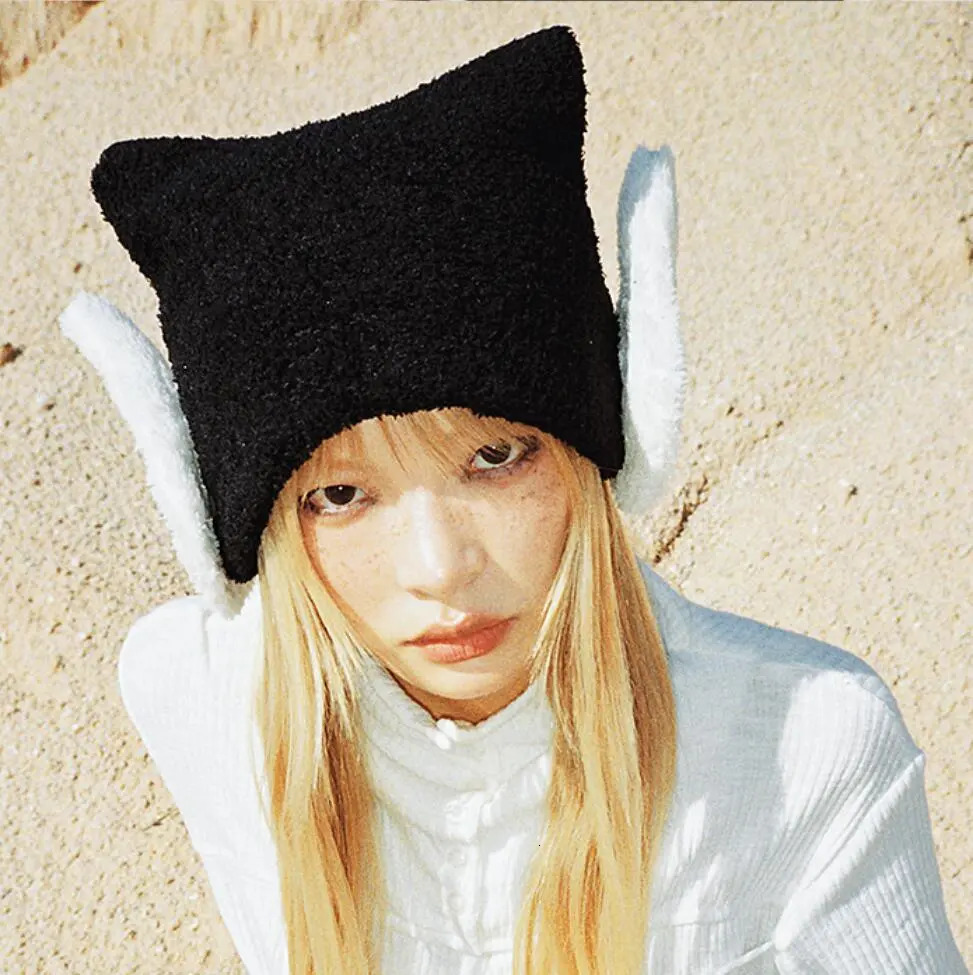 BeanieSkull Caps Harajuku Y2k Angel Wings Black Beanie Hats Gothic Punk Women Winter Warm Lamb Wool Bucket Hat Chic Streetwear 231019