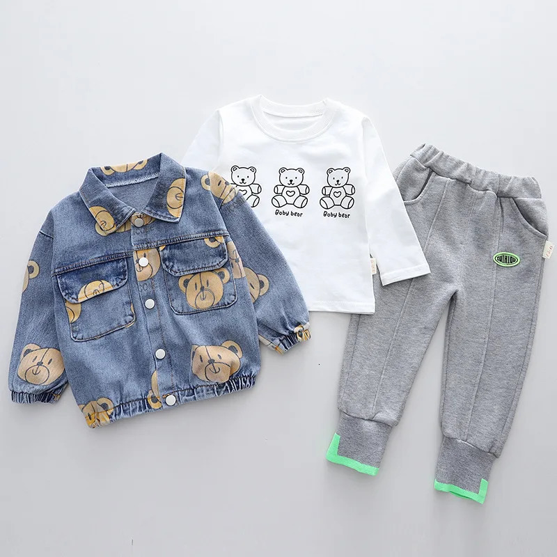 Clothing Sets Spring Autumn Children Boys 3PCS Clothing Set Cartoon Bear Denim Jacket Cotton Sweatshirts Casual Pants Baby Boy Clothes 231020