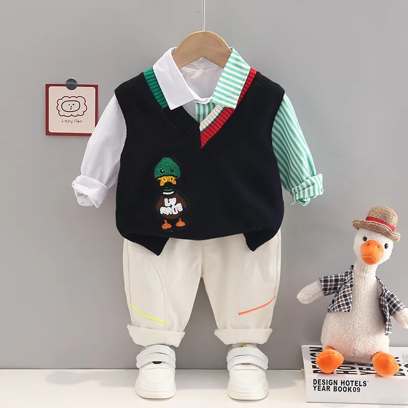 Clothing Sets Western Baby Boy Outfit Set Spring Autumn Cartoon V-neck Knitted Sleeveless Vest T-shirts Jeans Kids Suits for Boys Tracksuits 231020