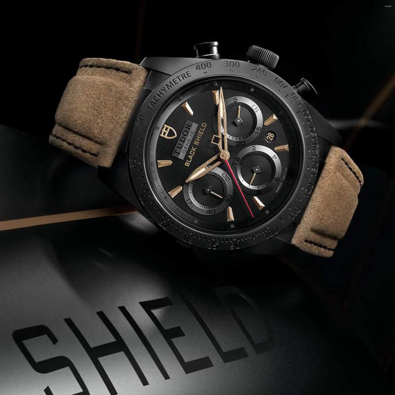 Wristwatches Men's Quartz Watch Black Shield Series Chronograph High Quality Leather Strap Fashion Business Style