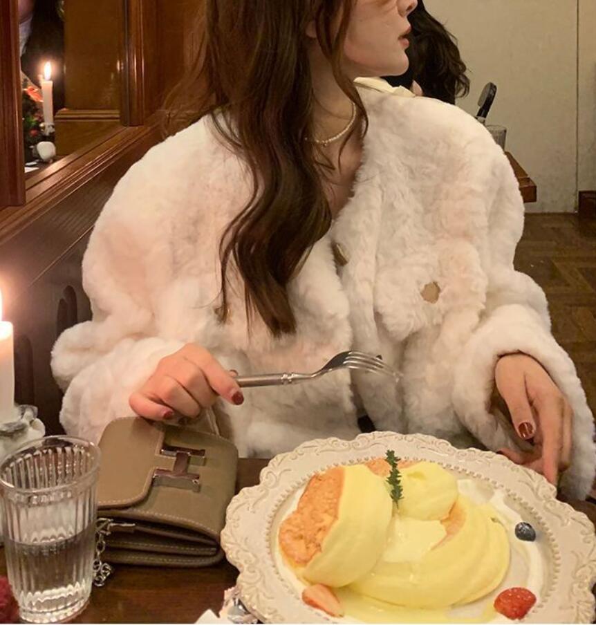 Lamb Hair Coat Women's ma-je 2023 Autumn/Winter New Short environmentally friendly Rabbit Hair Round Neck Small Fragrant Style Thickened Fur Coat