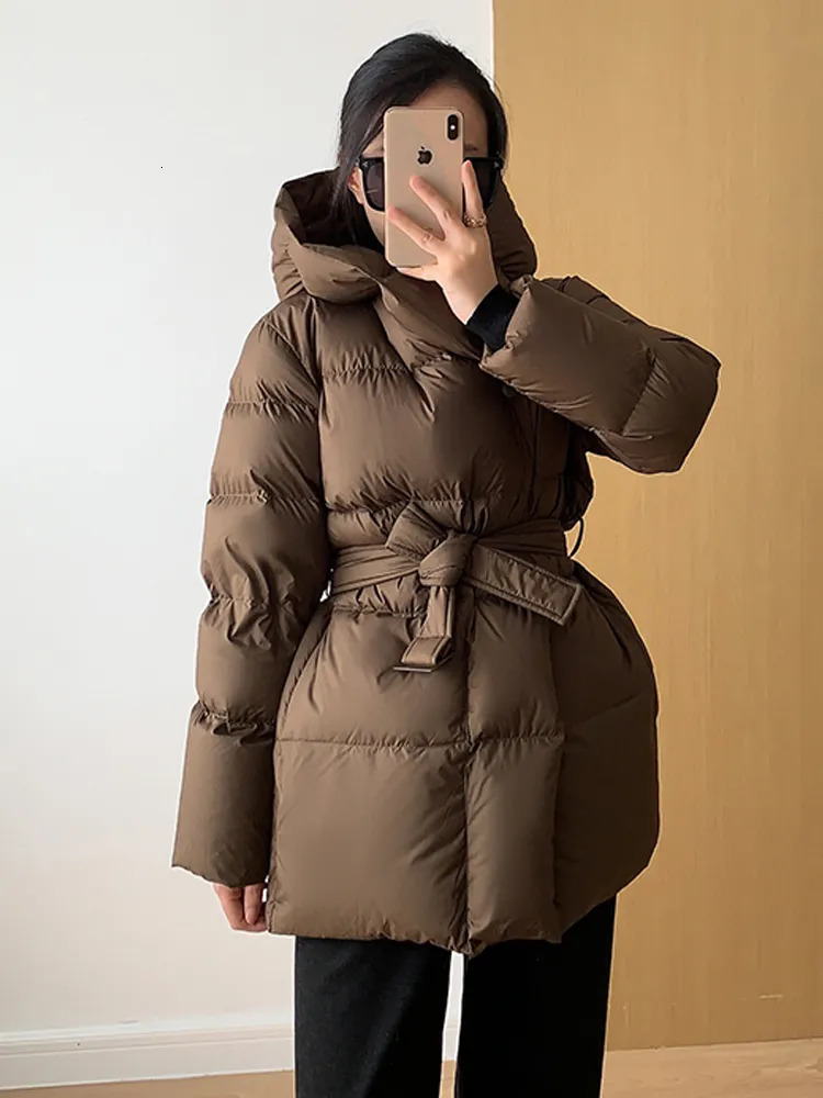 Womens Down Parkas Winter Jackets Ultra Light Warm Cusual Coat Female Puffer Jacket With Belt Plus Size Hooded Short Parka 231020