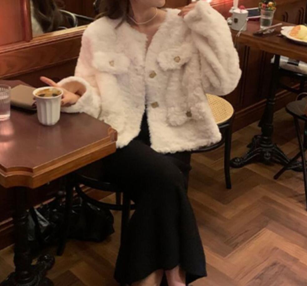 Lamb Hair Coat Women's ma-je 2023 Autumn/Winter New Short environmentally friendly Rabbit Hair Round Neck Small Fragrant Style Thickened Fur Coat