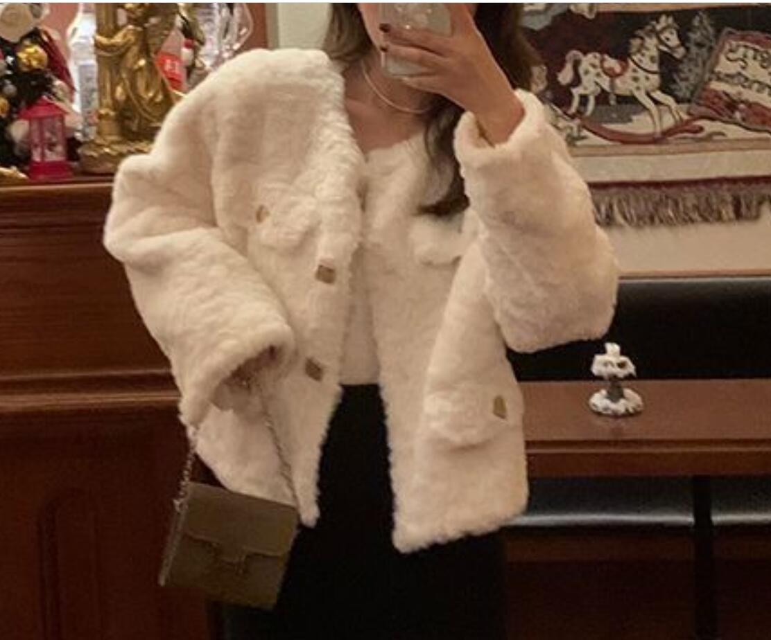 Lamb Hair Coat Women's ma-je 2023 Autumn/Winter New Short environmentally friendly Rabbit Hair Round Neck Small Fragrant Style Thickened Fur Coat