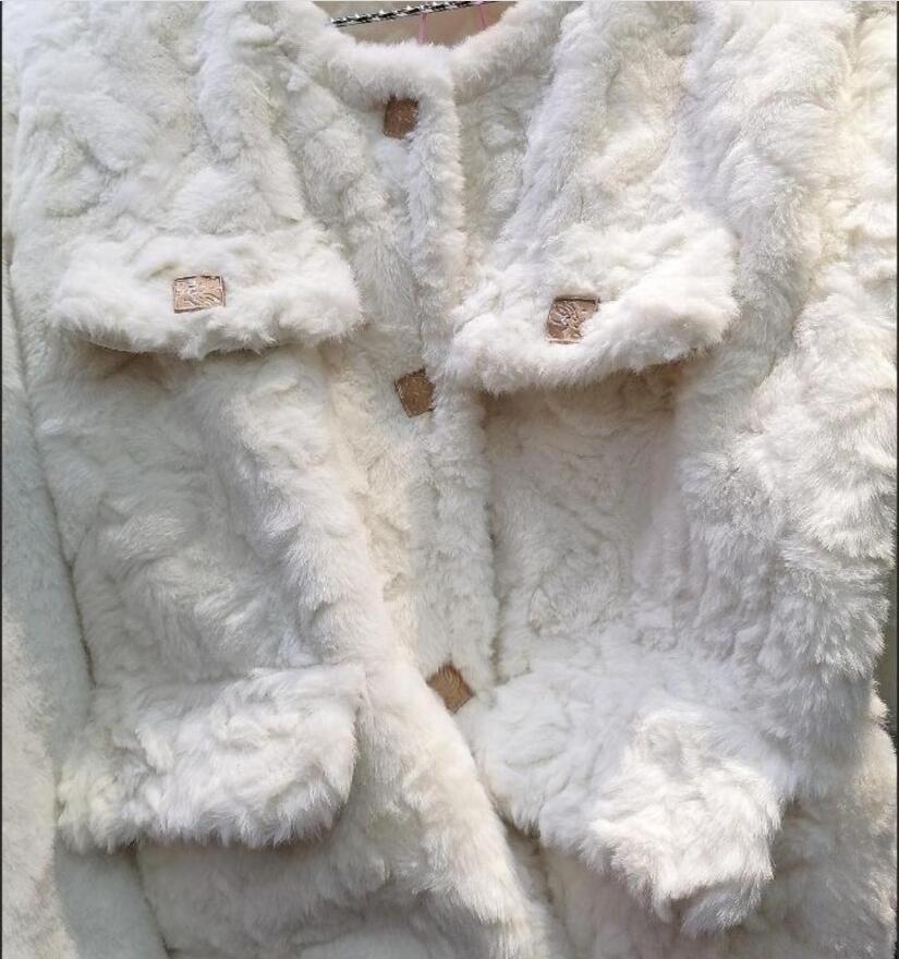 Lamb Hair Coat Women's ma-je 2023 Autumn/Winter New Short environmentally friendly Rabbit Hair Round Neck Small Fragrant Style Thickened Fur Coat