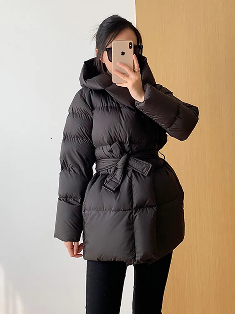 Womens Down Parkas Winter Jackets Ultra Light Warm Cusual Coat Female Puffer Jacket With Belt Plus Size Hooded Short Parka 231020