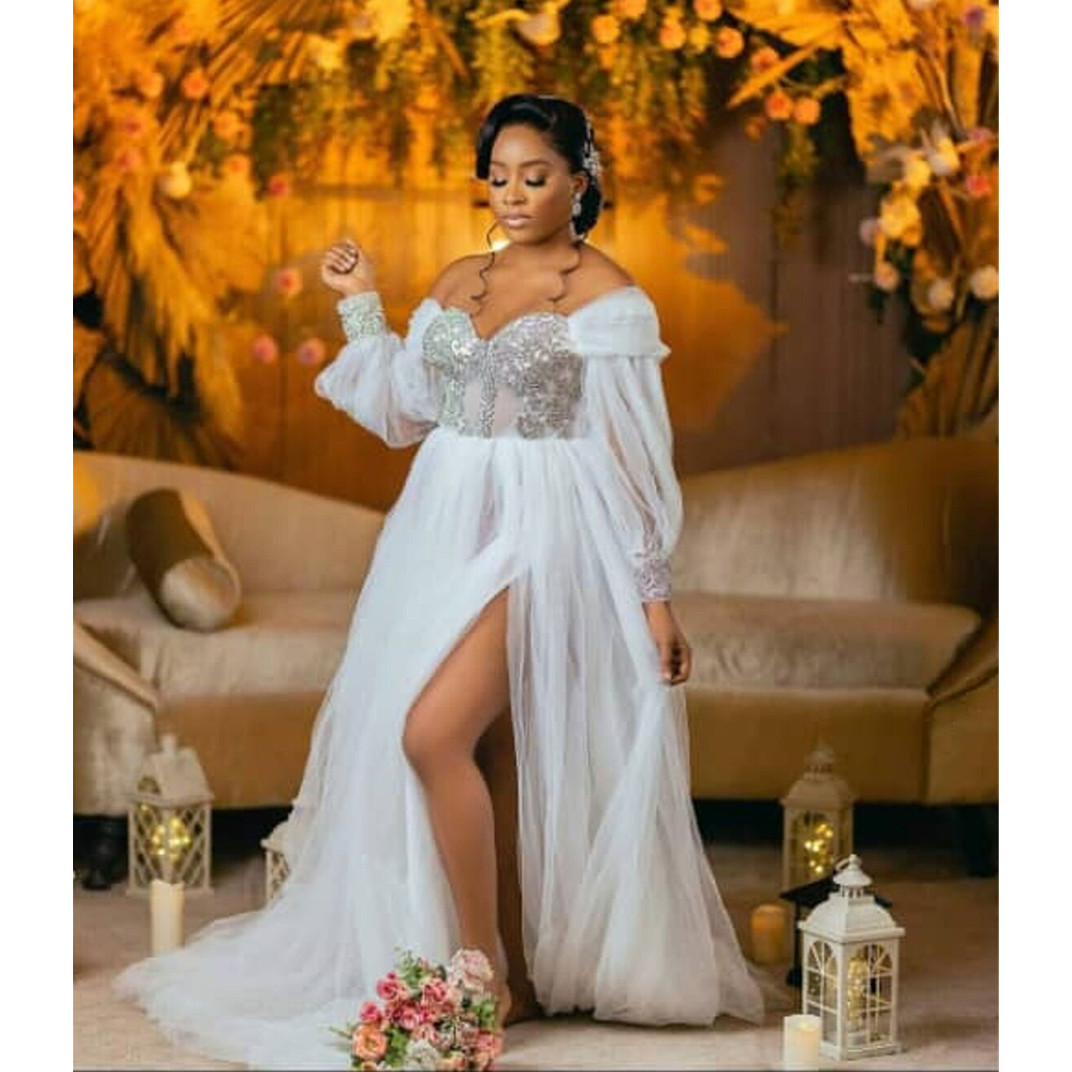 Vestido de Noiva Lace Wedding Dresses with Long Sleeves Off Shoulder Lace Appliques A Line Sweep Train Vintage Bridal Gowns
