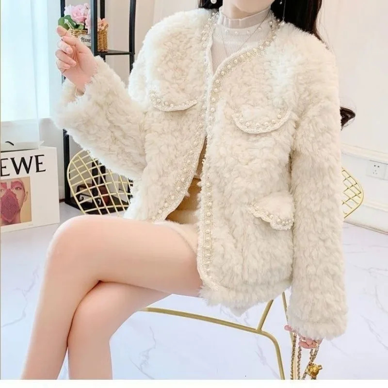 Women's Jackets Korean Fashion Faux Lamb Woolen Coats Women Autumn Winter Elegant Warm Thick Beading Outerwear Girls Sweet Streetwear Tops 231020