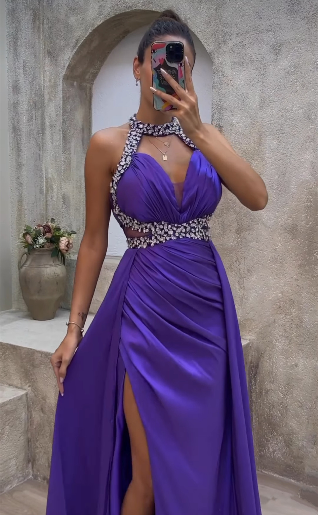 Vintage Long Satin V-Neck Prom Dresses With Slit Sheath Beaded Green Floor Length Pleats Formal Party Evening Dress Robes de Soiree for Women