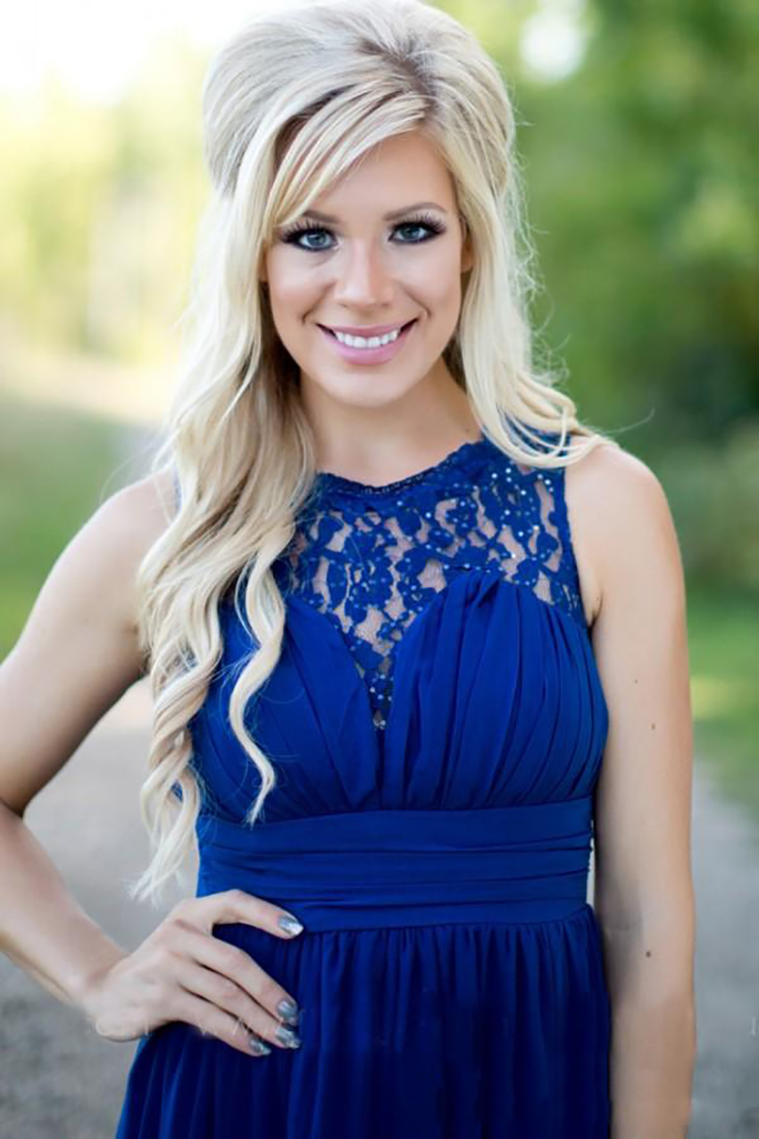 2023 Country Style Royal Blue Long Bridesmaid Dresses Cheap Sheer Lace Jewel Neck Zipper Back Chiffon Maid of the Honor Gowns Floor Length