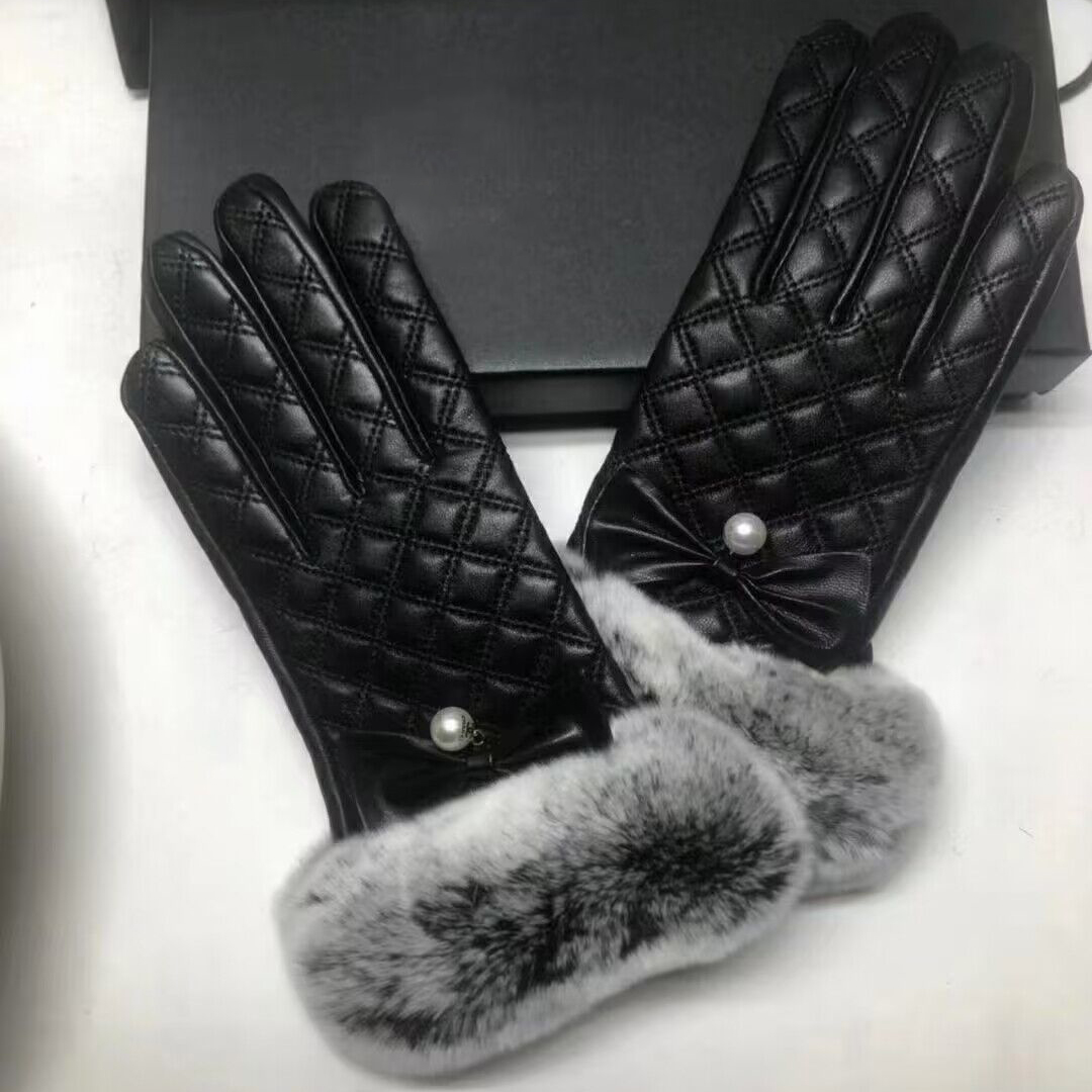 17 Style wholesale Sheepskin gloves Designer leather touch screen gloves Soft warm short Rex rabbit fur gloves