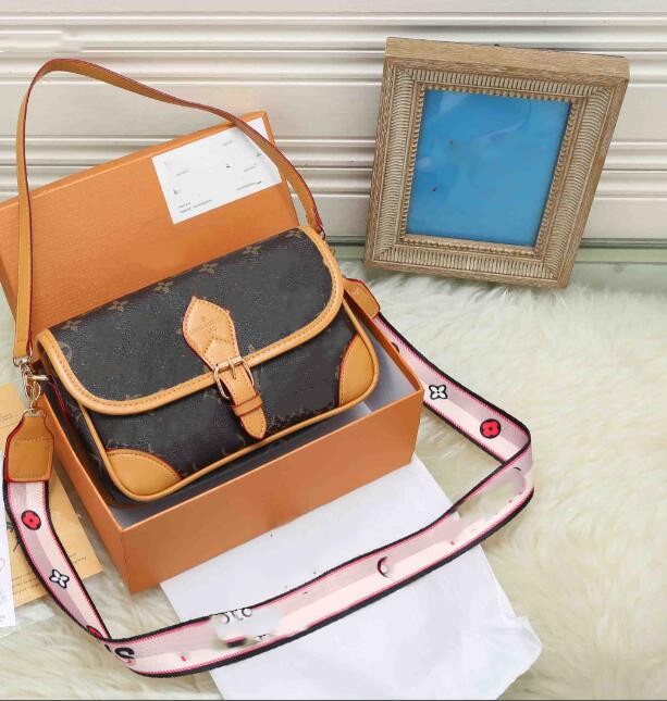 Shoulder bags for women Designer Crossbody Bags Wallet Messenger Leather Handbags Shoulder Strap Pink classic Flower Letter Purse Luxury Flap Bag totes 996067