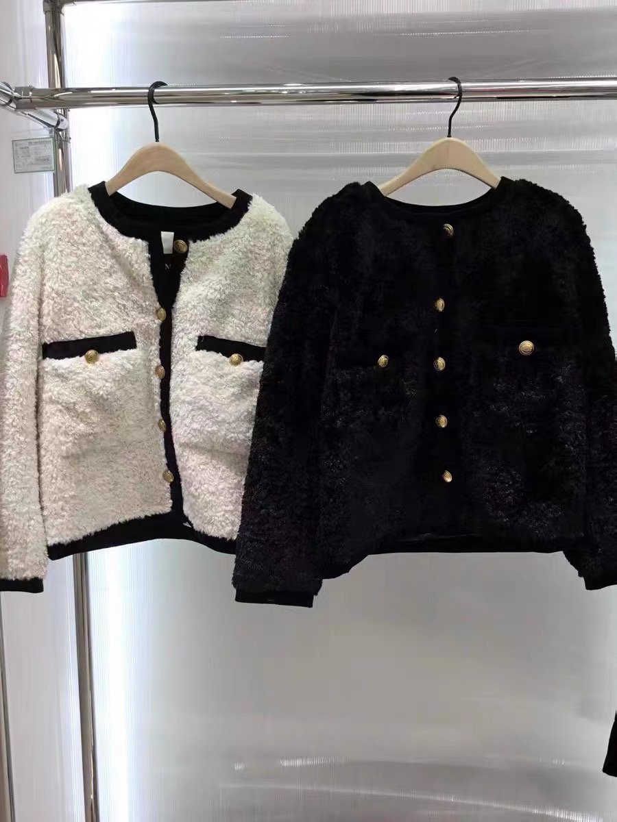 New Autumn/Winter Maje Eco friendly Lamb Fleece Spliced Gold Button Loose Short Coat for Women