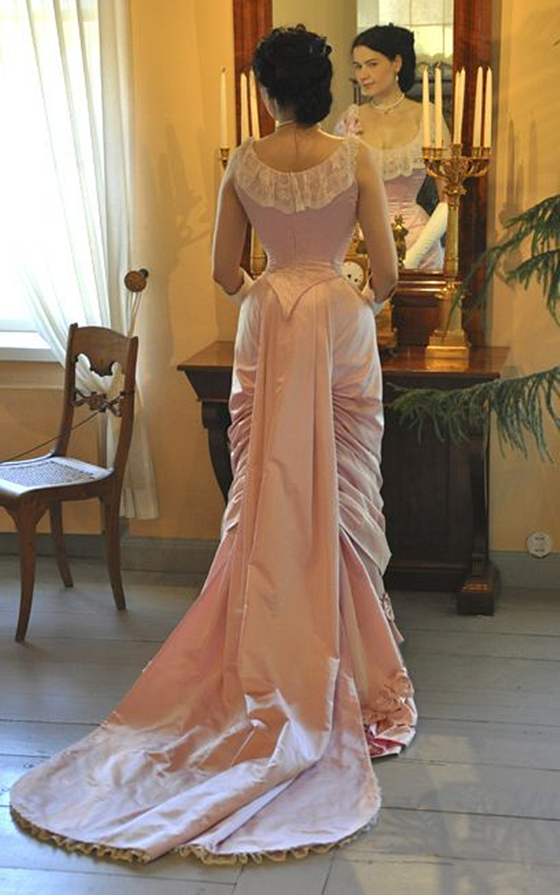 2024 Vintage Victorian Pink Prom Dresses For Women Corset Straps Long Satin Special Occasion Gowns Masquerade Party Dress Formal Evening Wear