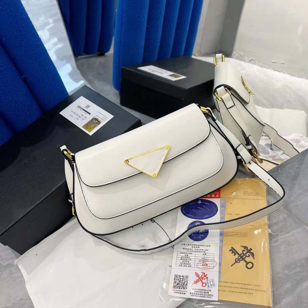 Brand Messenger Bags Fashionable Korean version of underarm bag with large capacity buckle for women's bag With box Black white