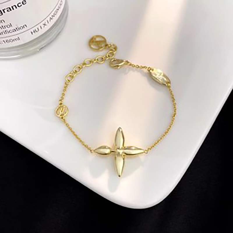 Designer Brooch Pins for Women | Crystal Pearl Tassel Brooches & Bracelets Set - Elegant Jewelry Accessories Gift Box
