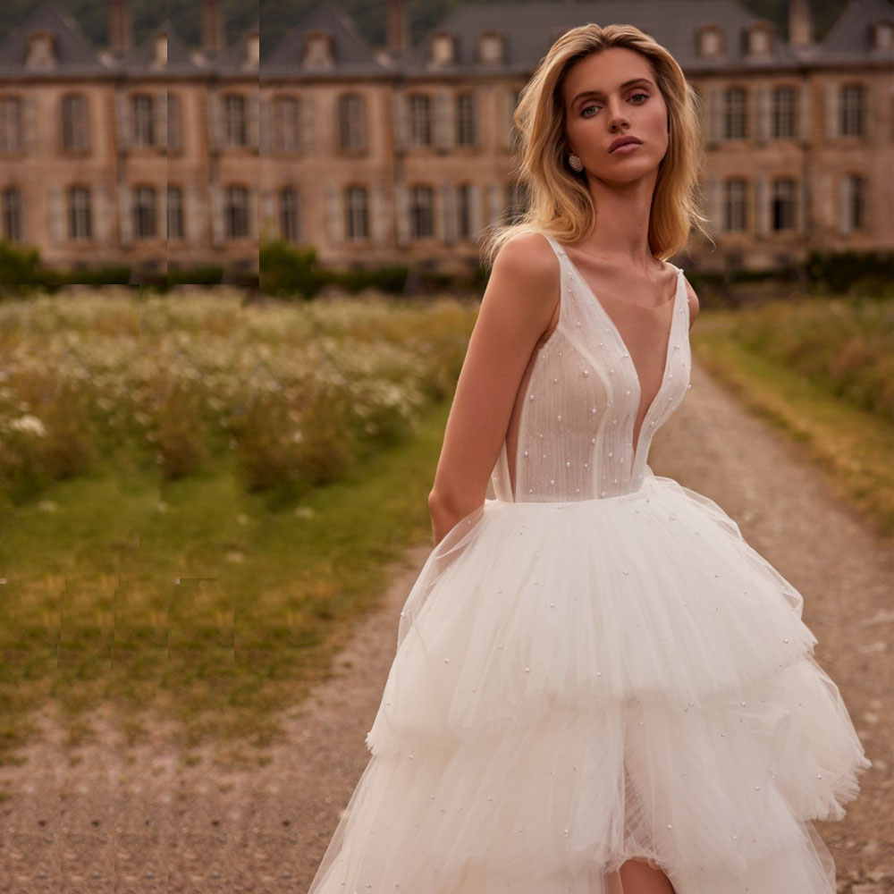 Romantic Ruffles Tiered Wedding Dresses High Low V Neck Pearls Ball Gown Bridal Gown Front Short Back Long Vestidos De Novia