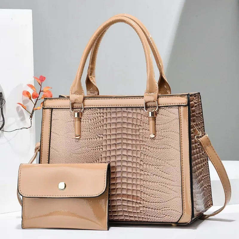 New Free Shipping Designer Bag Evening Bags High Quality Pattern Leather Single Shoulder Bag Business Casual Tote Handbag Retro Female Crossbody Compo