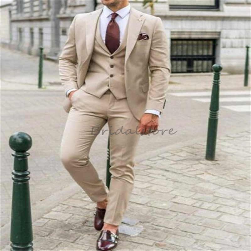 Champagne Men Wedding Tuxedos Peakes Lapel Three Pieces Masculino Blazer Slim Groombrides Waistcoat Fit Male Boutique Formal Prom Men Suits 2024 Weddi