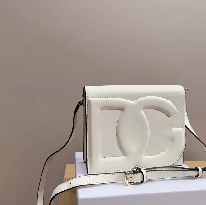 Womens Designer Shoulder Bag Luxury Brand Crossbody Flap For Women Shopping Totes Embossed Letters Cowskin Bags Ladies E dolcely gabannaly gabbanaism dgism d g 52F4