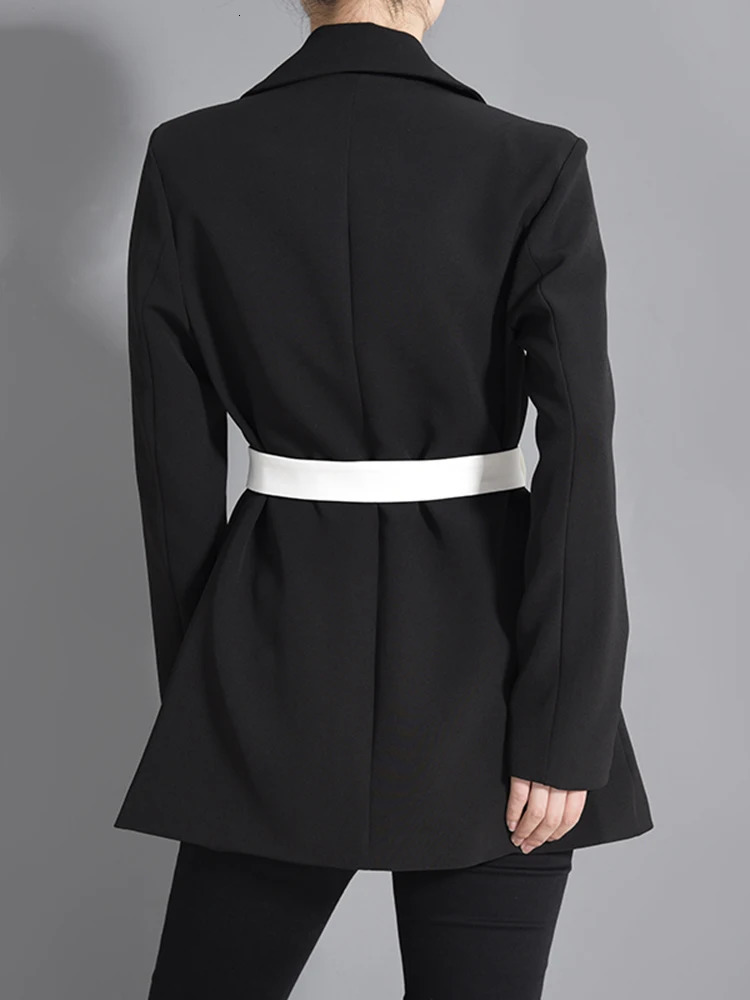 Women's Suits Blazers EAM Women Black Contrast Color Pocket Blazer Lapel Long Sleeve Loose Fit Jacket Fashion Spring Autumn 1S39401 231023