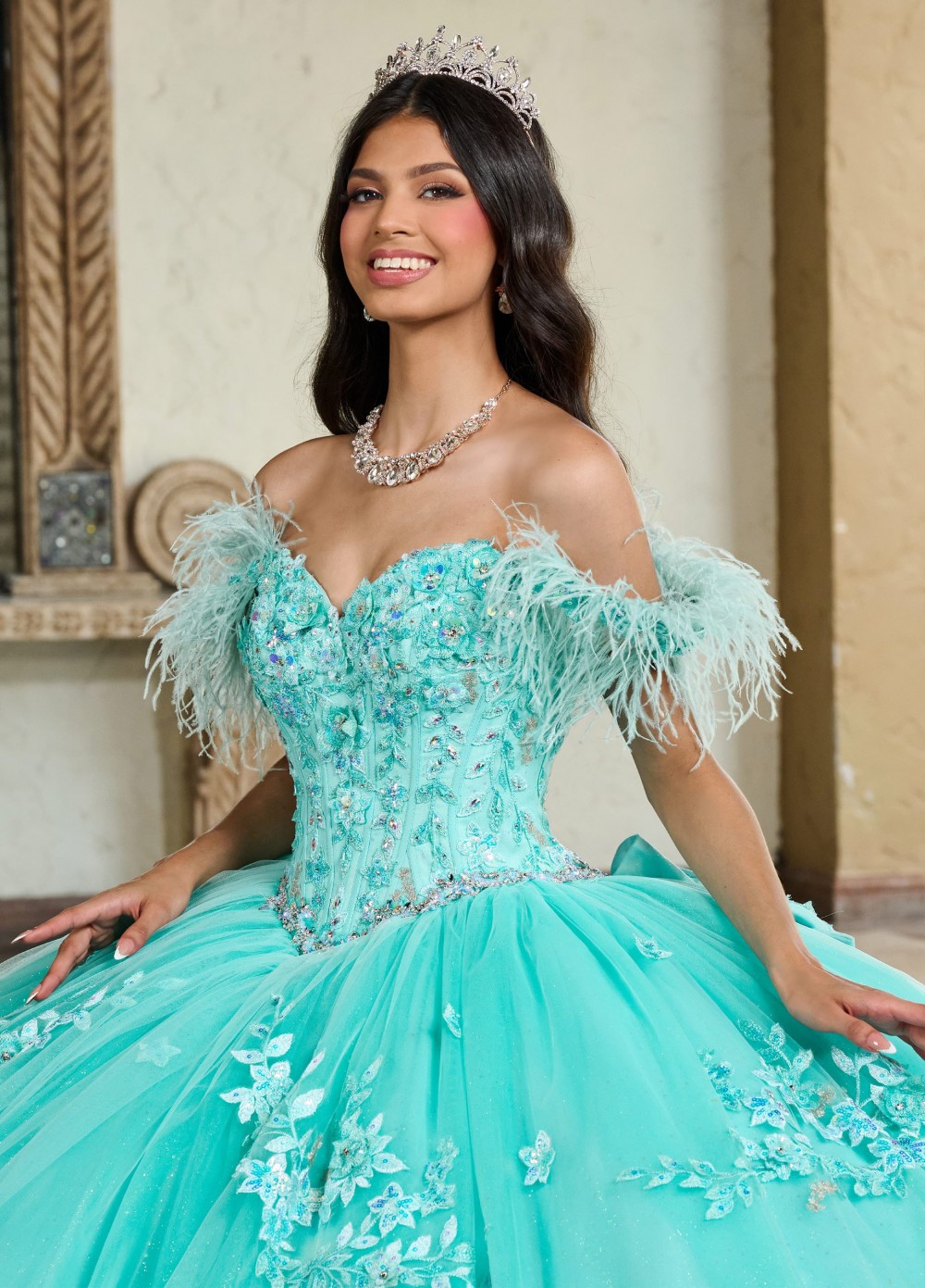 Ball Stunning Gown Beaded Quinceanera Dresses Lace Prom Gowns Appliqued Feathers Off The Shoulder Necke Tulle Sweet Masquerade Dress