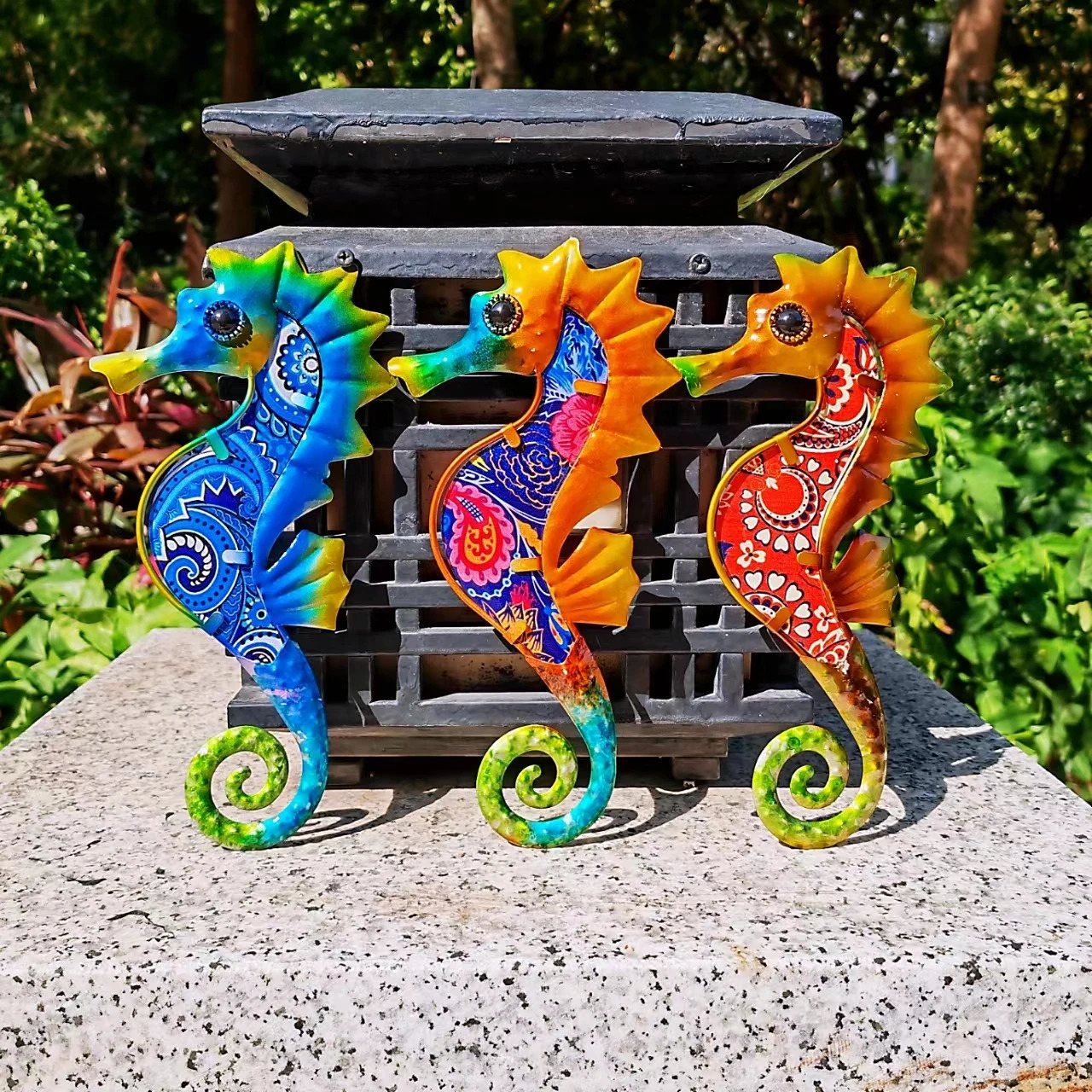 Garden Decorations Metal Glass Seahorse Wall Artwork Decorative for Home Garden Statues Sculptures Outdoor Patio Miniatures Ornaments Bedroom Yard 231