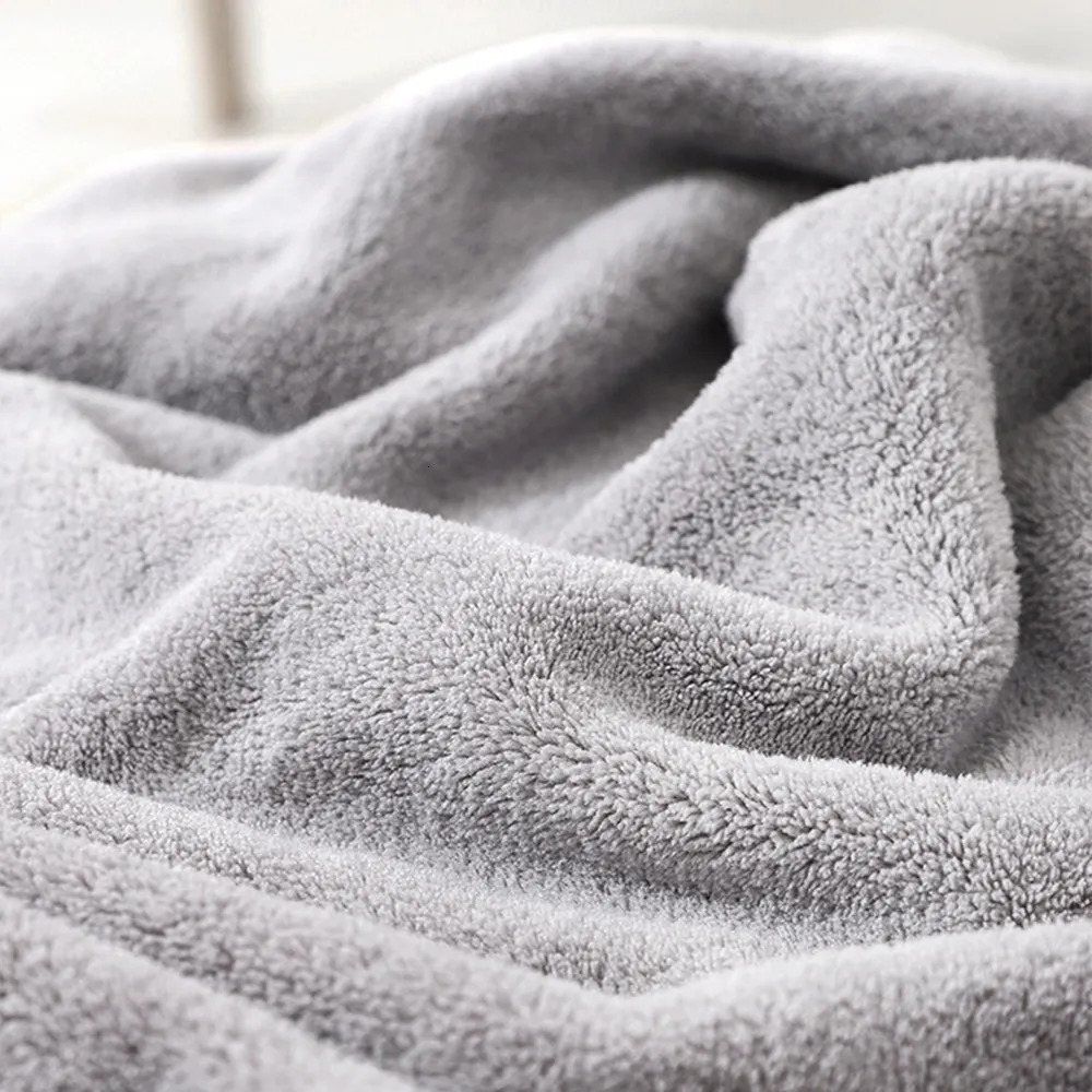 Towels Robes 0-3Y Unisex Baby Bathrobe Flannel Cloak Cartoon Boy Girl Ultra-Soft Hooded Spa Robe Bath Towel born Cover-Up Baby Shower Gift 231024