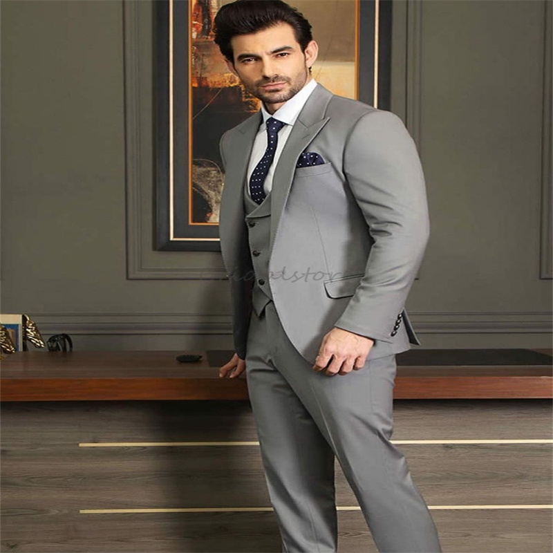 Slim Gray Wedding Tuxedos Peakes Lapel Three Pieces Masculino Blazer Slim Groombrides Waistcoat Fit Male Boutique Formal Prom Men Suits 2024 Bespoke P