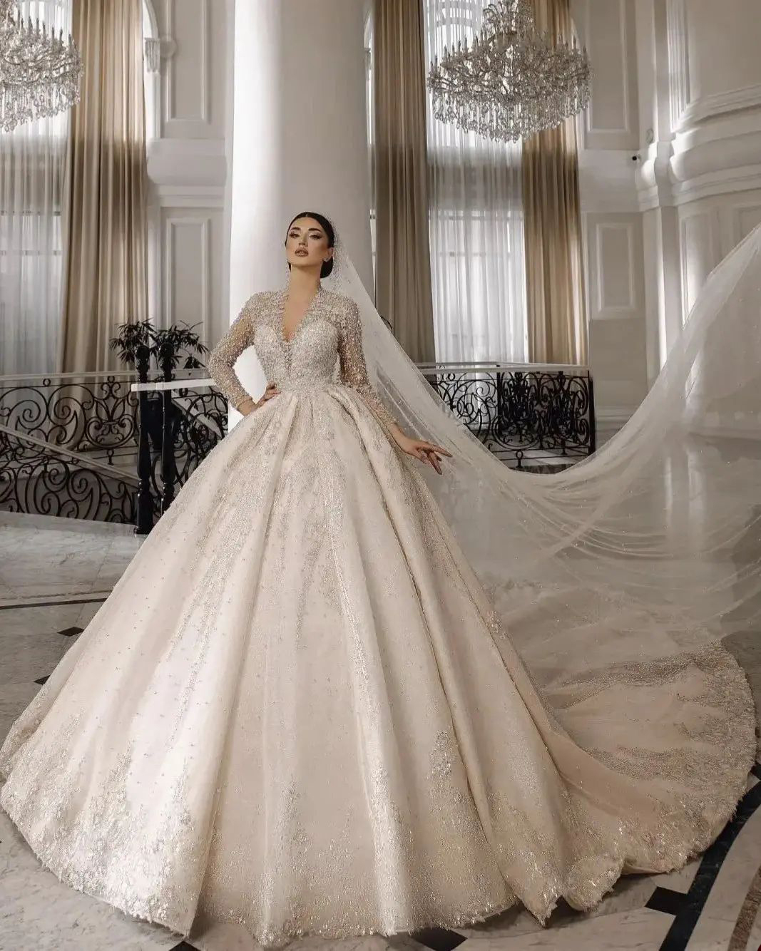 Exquisite Shine Lace A-Line Wedding Dress Elegant Pearls Appliques Slim Fit Ball Gown Brush Train Bridal Gowns Dress Customized D-H23520