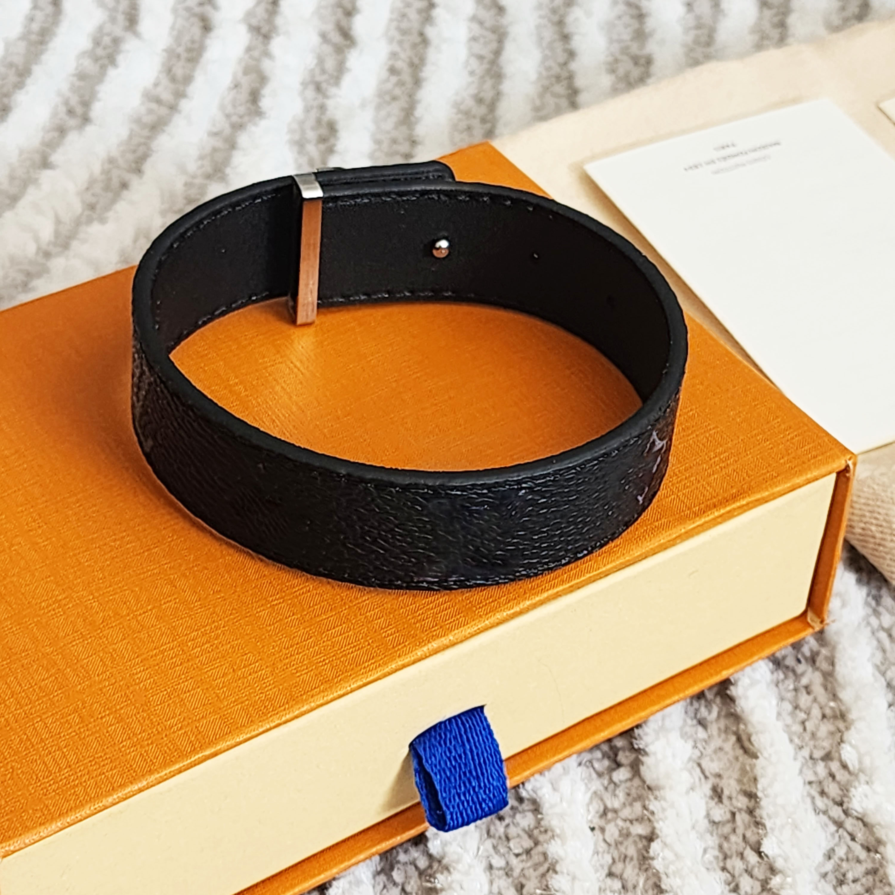high qualtiy mans bracelets Aolly leather Bracelets for Mens and womans gold buckle brown silver balck Link Accessories Male with box size 23cm