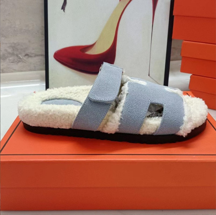 Luxury fur slippers designer women Trendy furry Fluffy shearling sandals slippers sheep Wool flats soft warm fur Slides Winter home outdoor 35-42