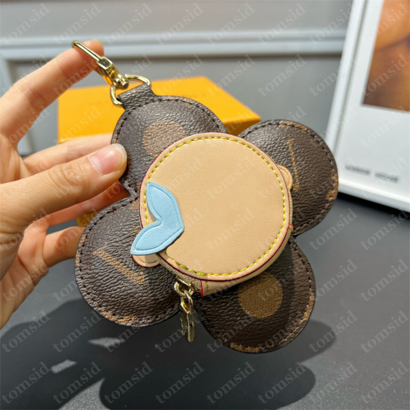 Unisex Key Chain Fashion Designer Keychain Classic Flowers Leather Keyrings for Women Coin Pocket Llaveros Mens Luxury Bag Charm Keychains