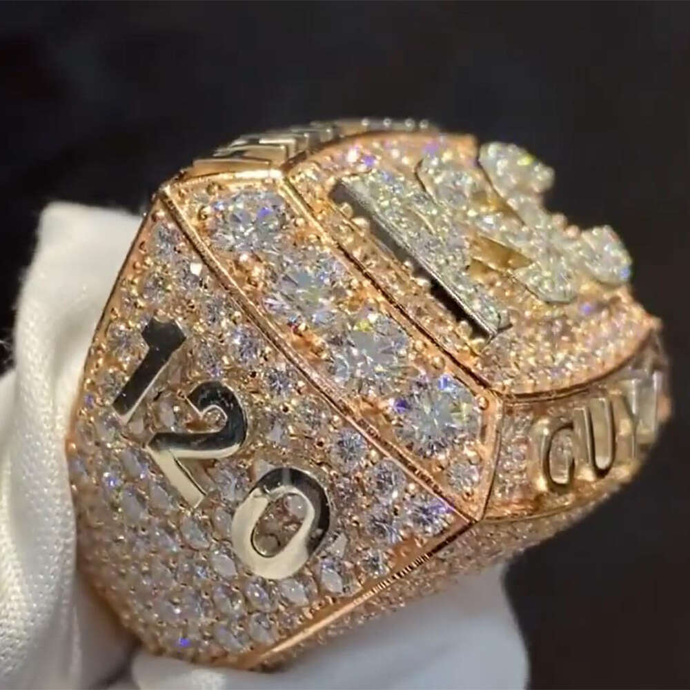 Jewelry Vvs Moissanite Dia Cz Emerald Ring Bg Iced Out Custom Enamel Championship Style Class Rings Mens