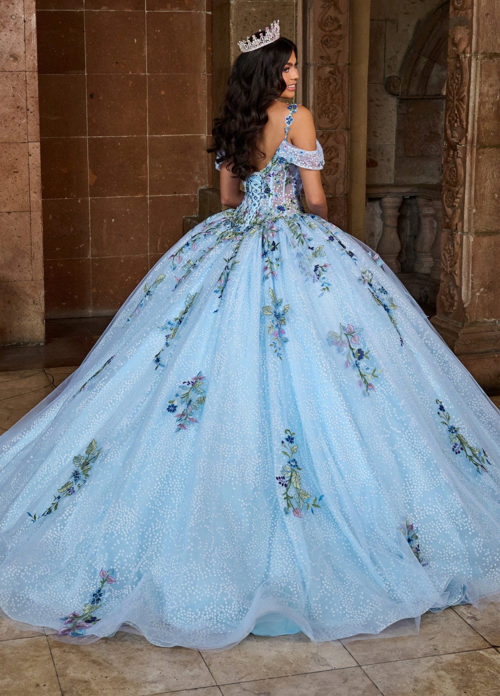 Ful Ball Gown Beaded Quinceanera Dresses Sequined Prom Gowns Appliqued Off The Shoulder Necke Tulle Sweet 15 Masquerade Dress 6660312